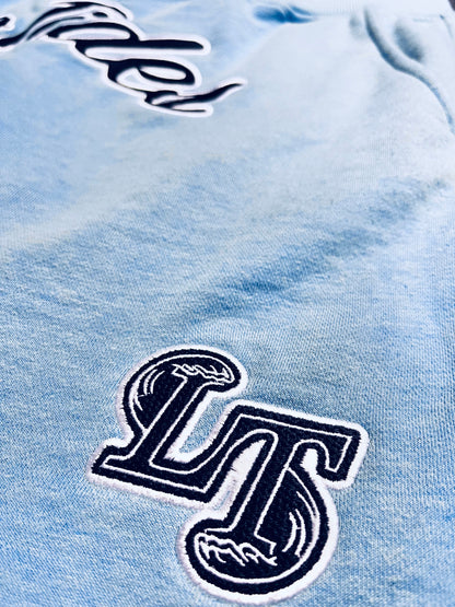 𝓒𝓵𝓸𝓾𝓭 𝓑𝓵𝓾𝓮